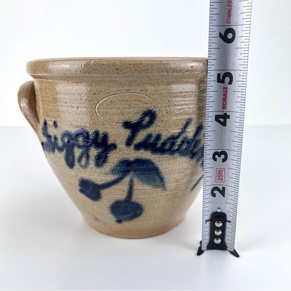 STONEWARE DOUBLE HANDLE SMALL CROCK FIGGY PUDDINGS - Picture 9 of 10